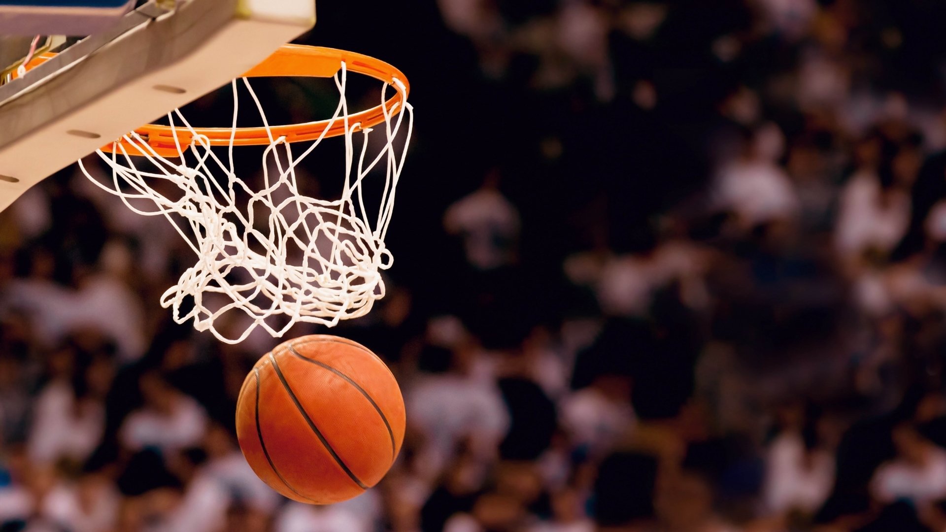 九游体育APP-德罗巴跨界快船？三赛季封神引爆NBA，这魔幻剧本球迷都不敢想！